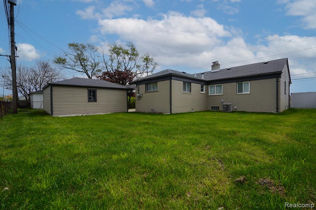 5367 E 13 Mile Road, Warren, MI 48092 — Photo 4