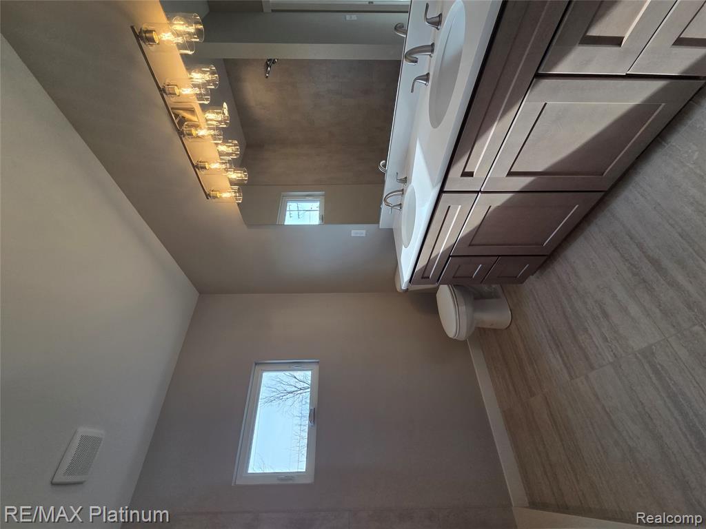 7494 SKYLAR Court, Swartz Creek, MI 48473 — Photo 6