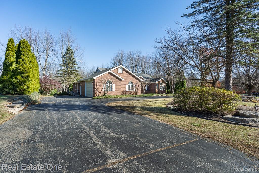 5181 Stonehenge Drive, Rochester, MI 48306 — Photo 67