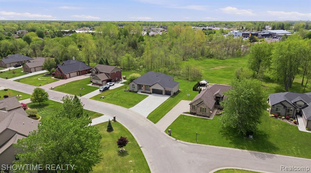 68125 Lake Angela Drive, Richmond, MI 48062 — Photo 40