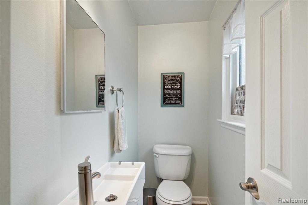 41551 HAMLIN Street, Belleville, MI 48111 — Photo 24
