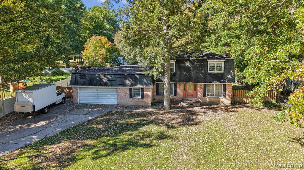 2329 Melody Lane, Burton, MI 48509