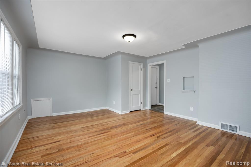 22911 Hayes Avenue, Eastpointe, MI 48021 — Photo 12