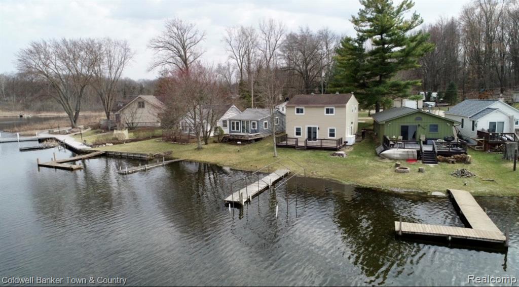 2705 Melvin Drive, Pinckney, MI 48169 — front exterior