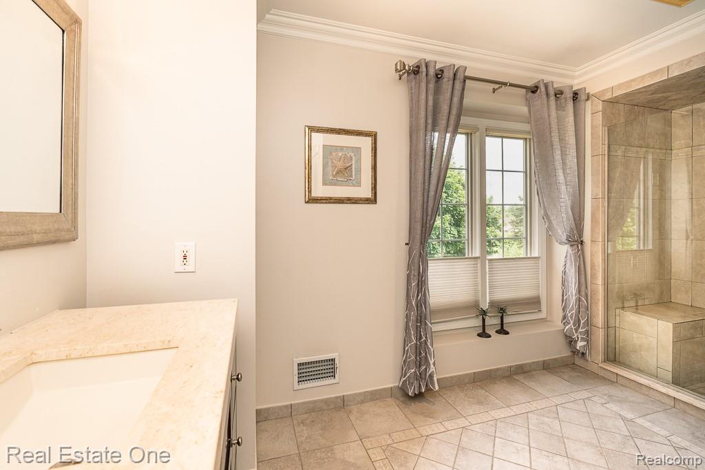 6595 Edith Court, Troy, MI 48085 — Photo 46