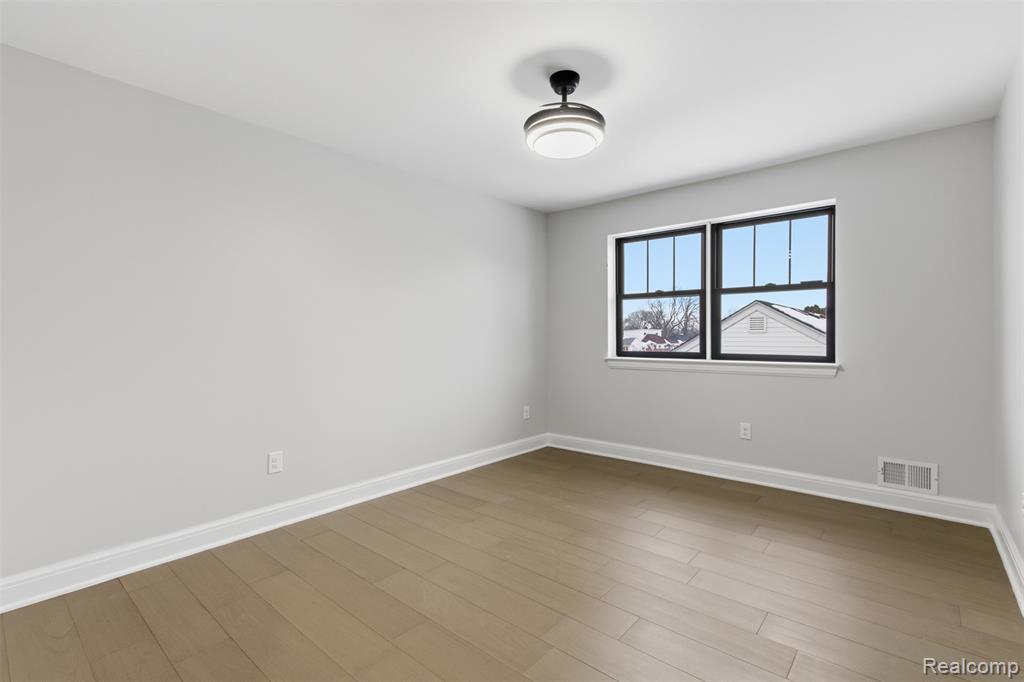 23708 Lexington Avenue, Eastpointe, MI 48021 — Photo 25