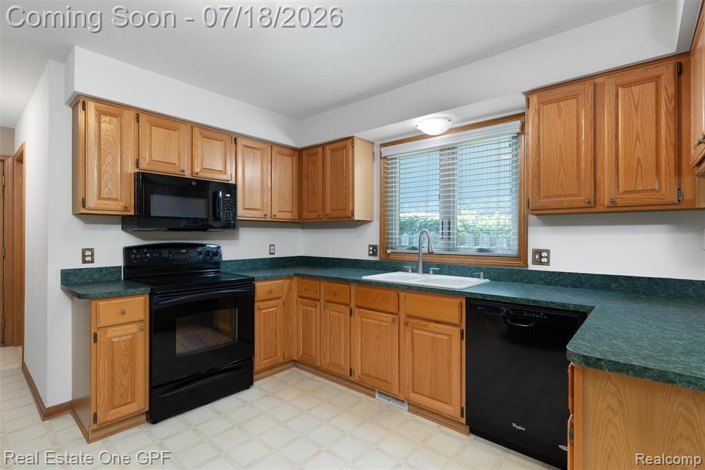 39931 Brylor Court, Clinton Twp, MI 48038 — Photo 10