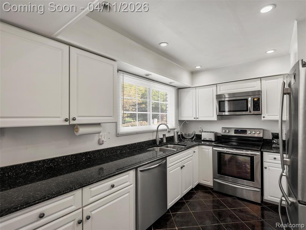 42881 Inverness Court, Northville, MI 48168 — Photo 7