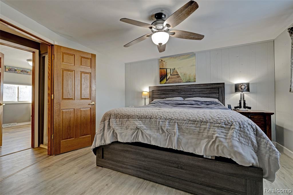 4380 Baza, Leonard, MI 48367 — Photo 23