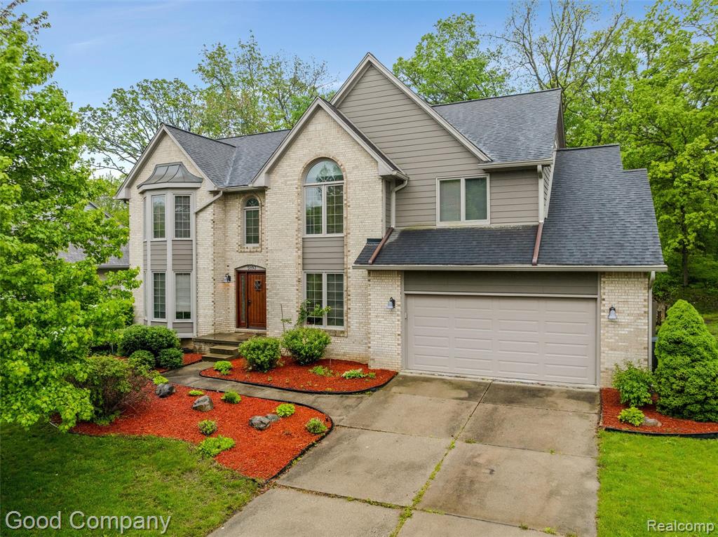 5893 CHRISTINA Drive, West Bloomfield, MI 48324 — Photo 2