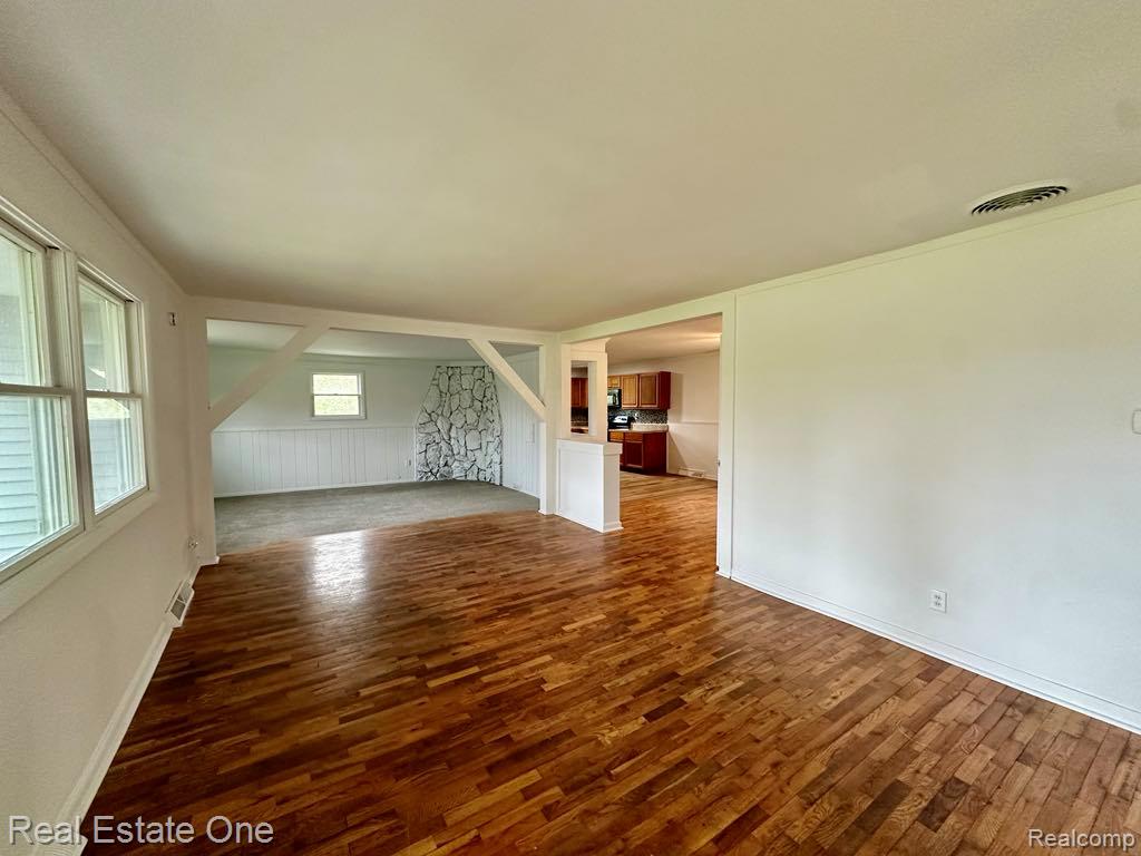 7025 Coldwater Road, Flushing, MI 48433 — Photo 4