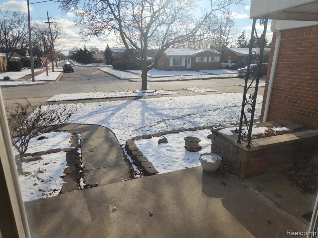 8395 DARLENE Street, Warren, MI 48093 — Photo 3