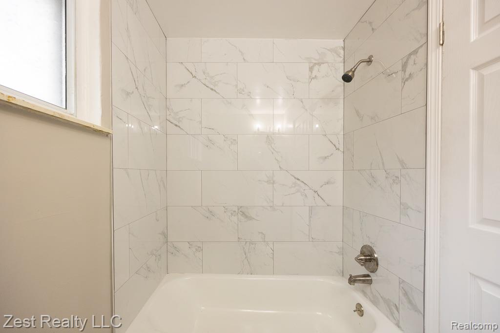 7601 Curtis Street, Detroit, MI 48221 — Photo 9