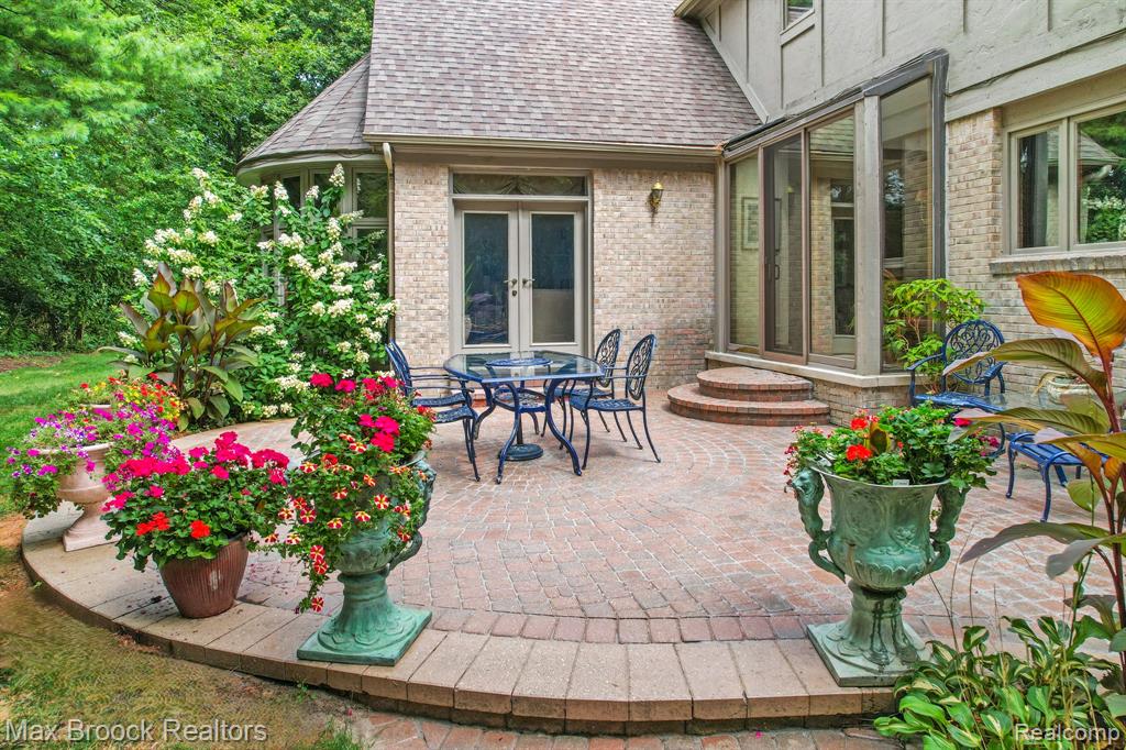 60 Kingsley Manor Drive, Bloomfield Hills, MI 48304 — Photo 62