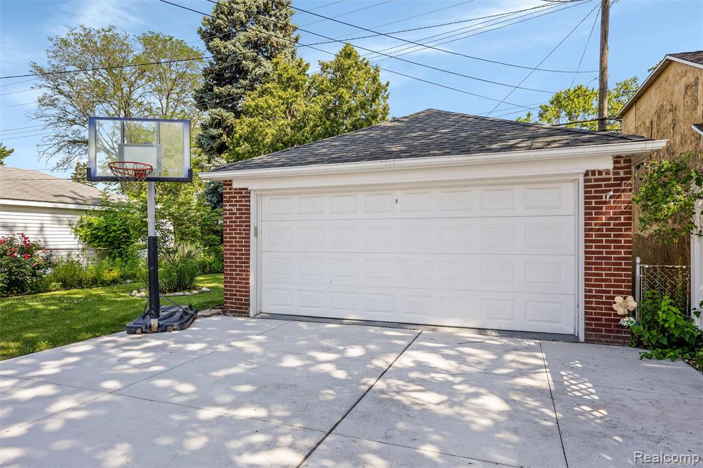 8123 McKinley, Center Line, MI 48015 — Photo 17