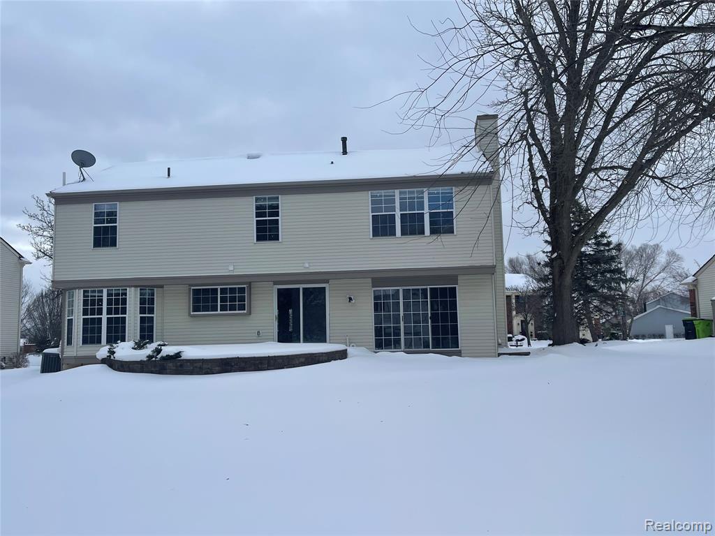 45225 Yorkshire Drive, Novi, MI — Photo 2