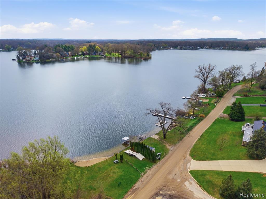 11810 Scenic Valley, Davisburg, MI 48350 — Photo 43