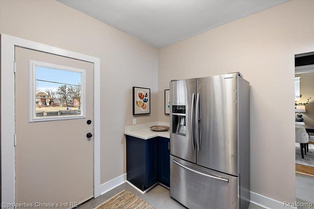 649 GLADSTONE Street, Detroit, MI 48202 — Photo 20