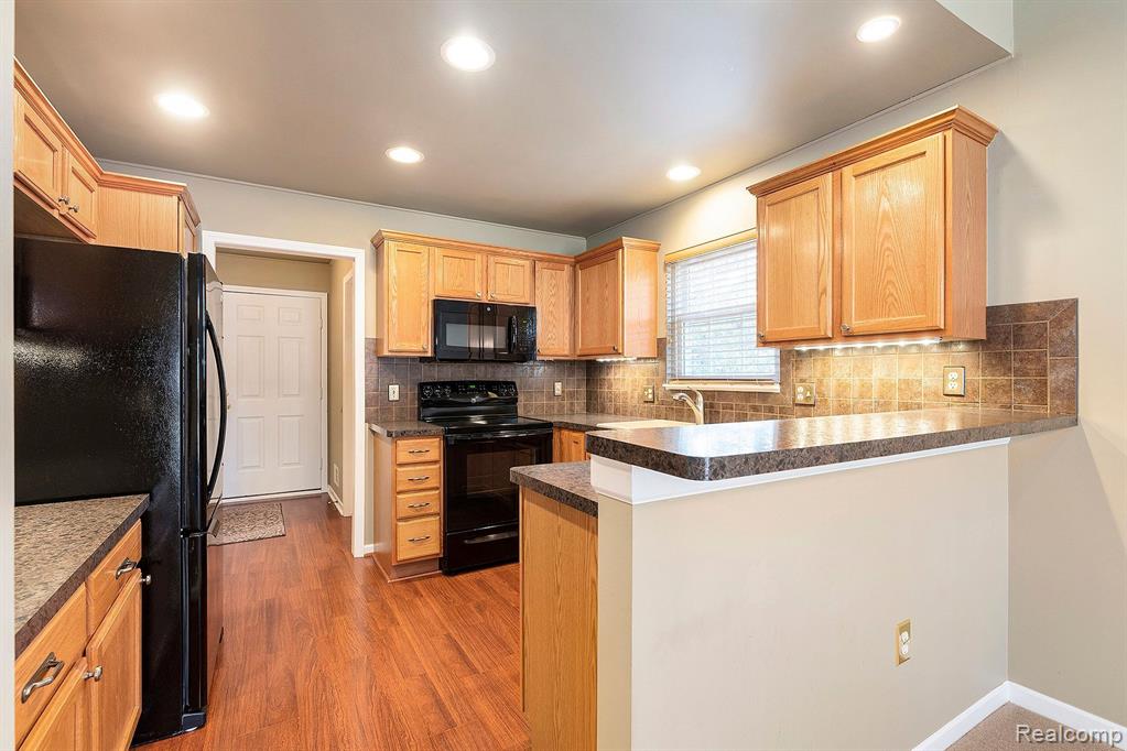 44427 Patricia Drive, Sterling Heights, MI 48314 — Photo 10