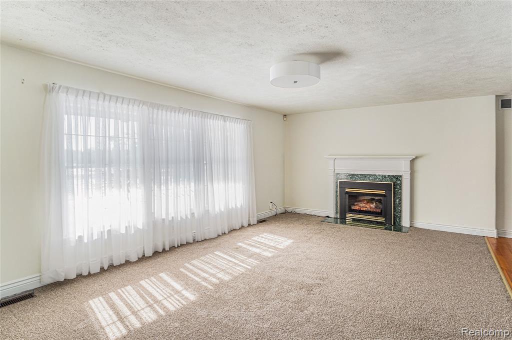 7056 Hill Road, Swartz Creek, MI 48473 — Photo 11
