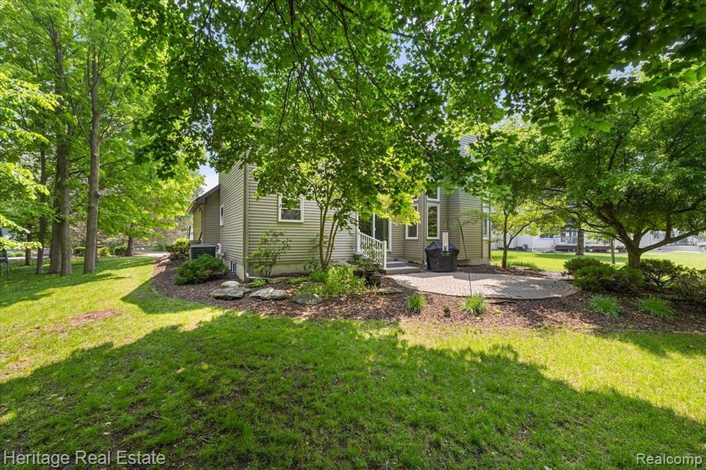 624 Glenmoor Drive, Oxford, MI 48371 — Photo 42