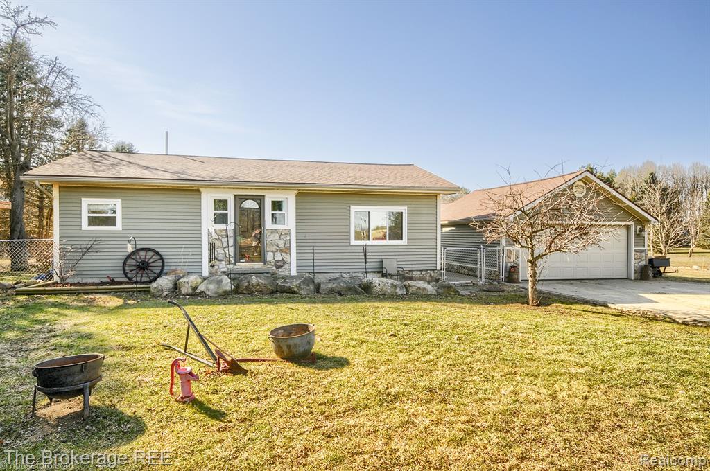 5079 JEFFERSON Road, North Branch, MI 48461 — Photo 2