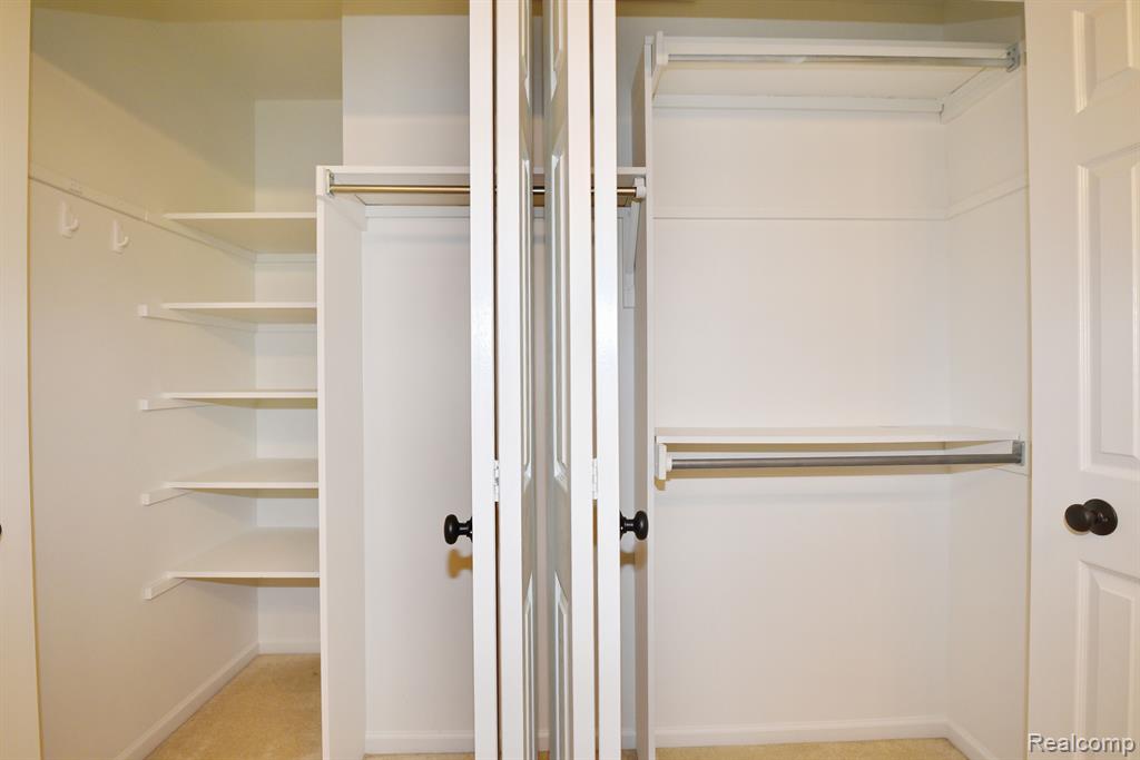 527 Newburne Pointe, 19, Bloomfield Hills, MI 48304 — Photo 30