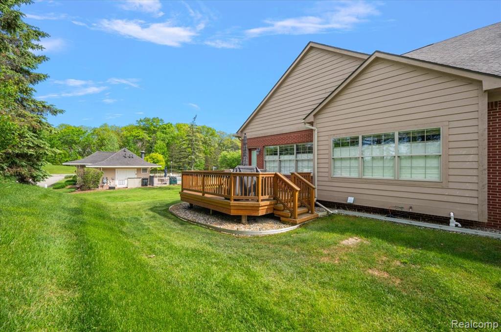 6912 Stonewood Place, 44, Clarkston, MI — Photo 6
