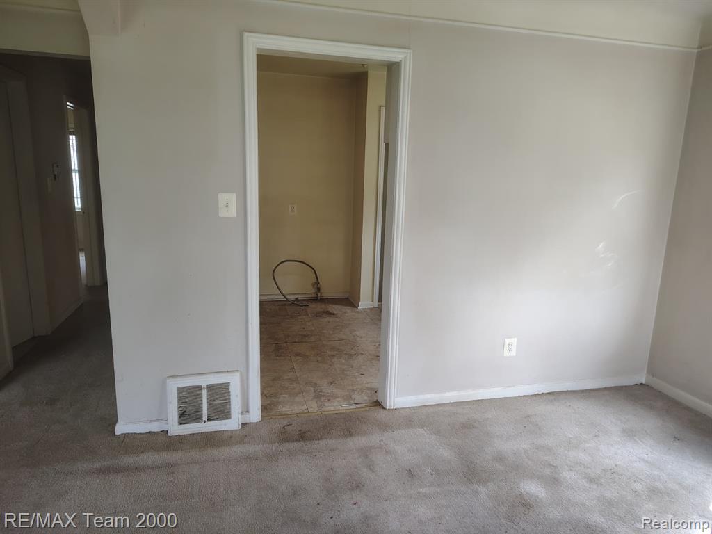 18330 Warwick Street, Detroit, MI 48219 — Photo 10