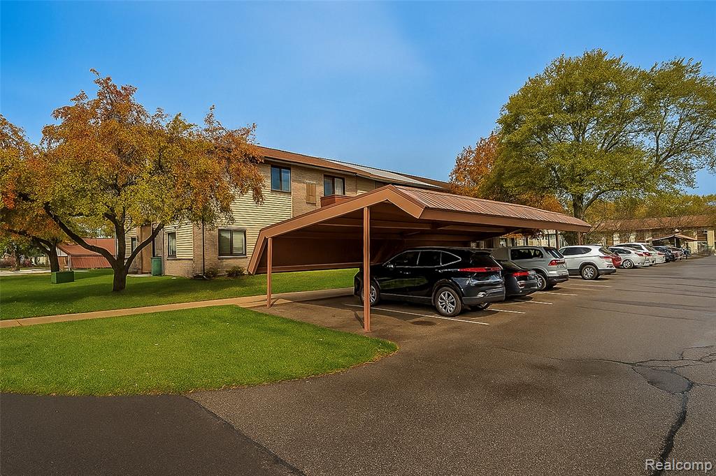 7590 MANOR Circle, Westland, MI — Photo 3