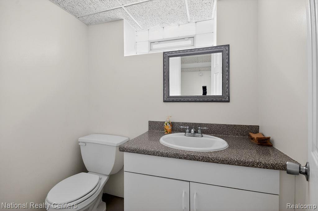 15105 Maplewood Avenue, Eastpointe, MI 48021 — Photo 25