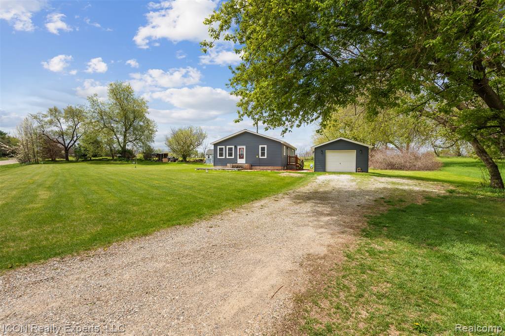 6093 Old State Road, North Branch, MI 48461 — Photo 5