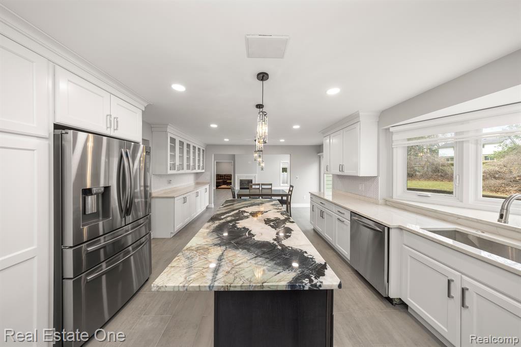 6246 Lindsay Court, West Bloomfield, MI 48324 — Photo 25
