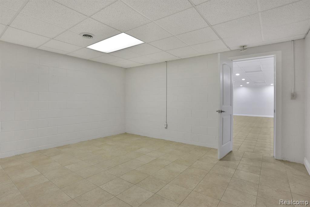 53201 MARANATHA Lane, Wixom, MI 48393 — Photo 30