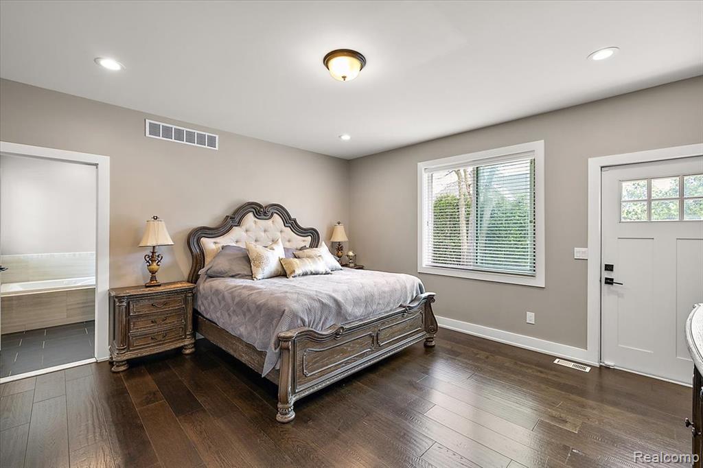 46930 Riverpark E, Macomb, MI 48044 — Photo 24