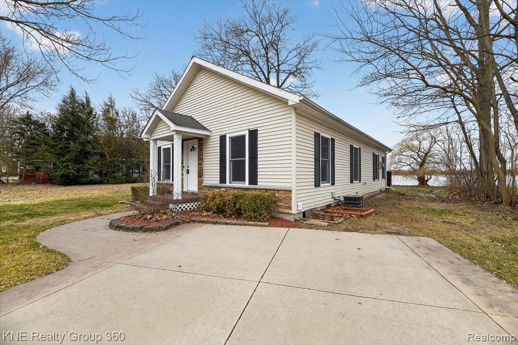 1525 Shoreline Drive, Hartland, MI 48353 — Photo 10