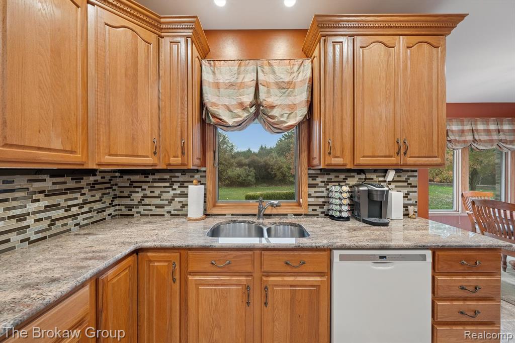 9398 Highland Court, Davison, MI 48423 — Photo 18