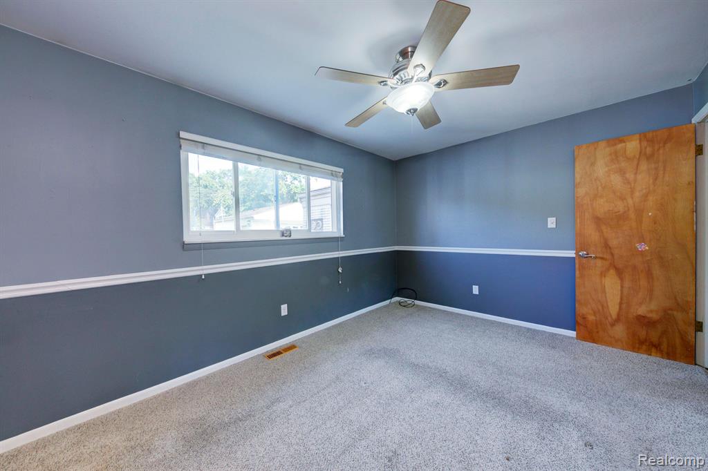 8246 FORREST Drive, Canton, MI 48187 — Photo 16