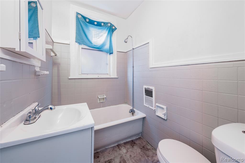 3235 Monterey Street, Detroit, MI 48206 — Photo 8