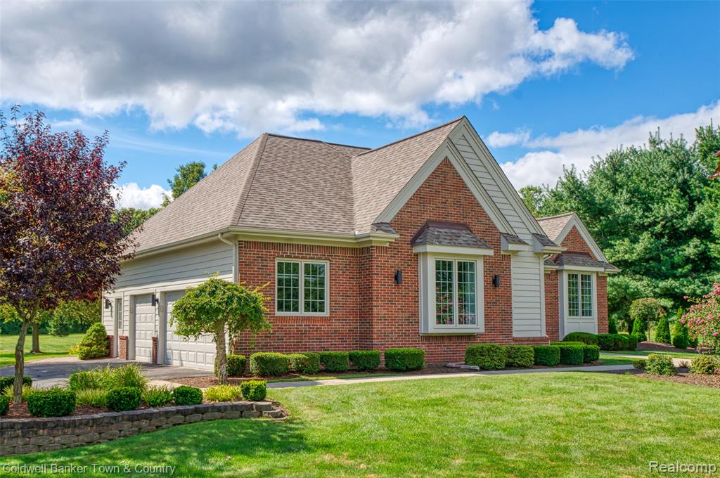 4692 Edinburgh Drive, Howell, MI 48843 — Photo 2