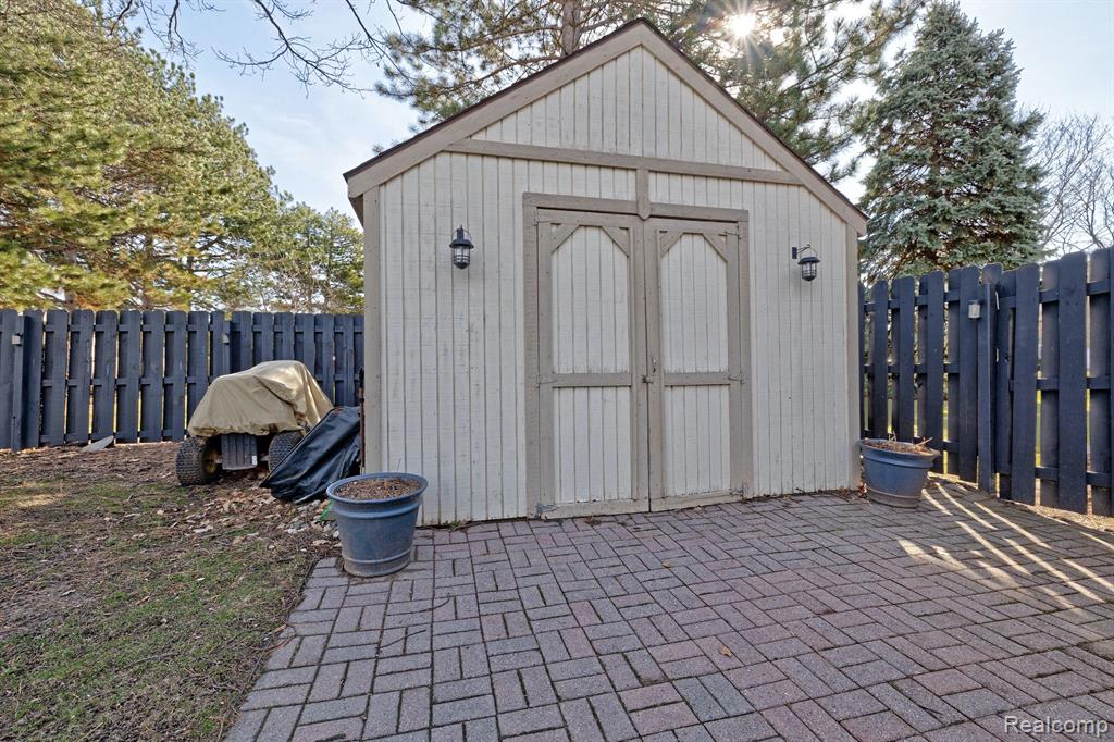 4704 CRUTCHFIELD Drive, Saginaw, MI 48638 — Photo 72