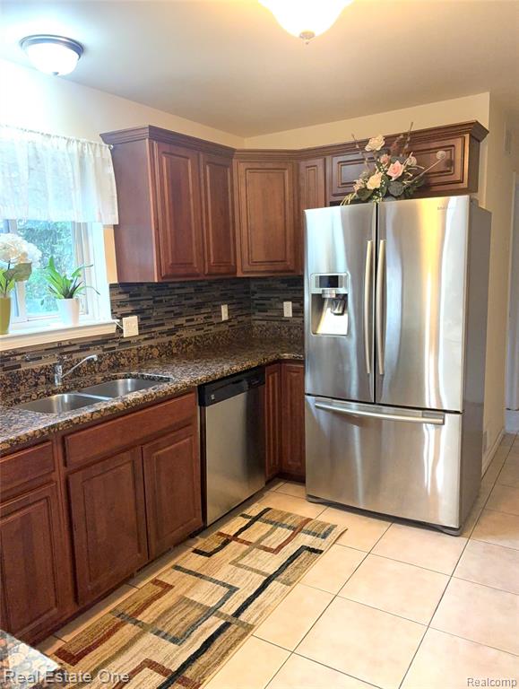 6178 Elarz Drive, Troy, MI 48085 — Photo 8