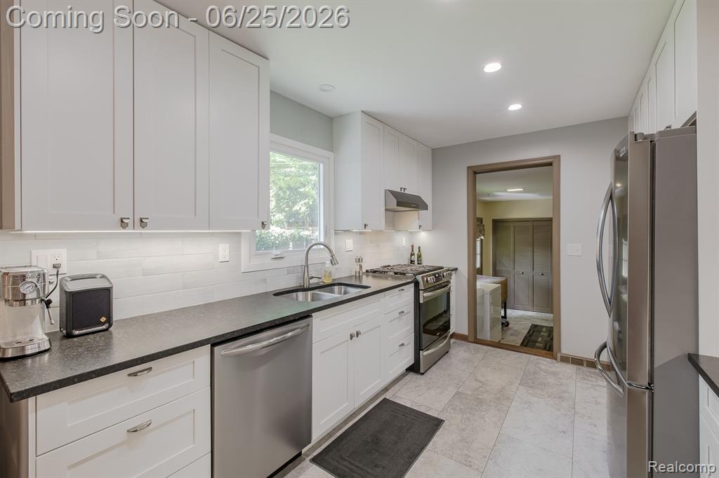 4741 Meadowbrook Avenue, Clarkston, MI 48348 — Photo 16