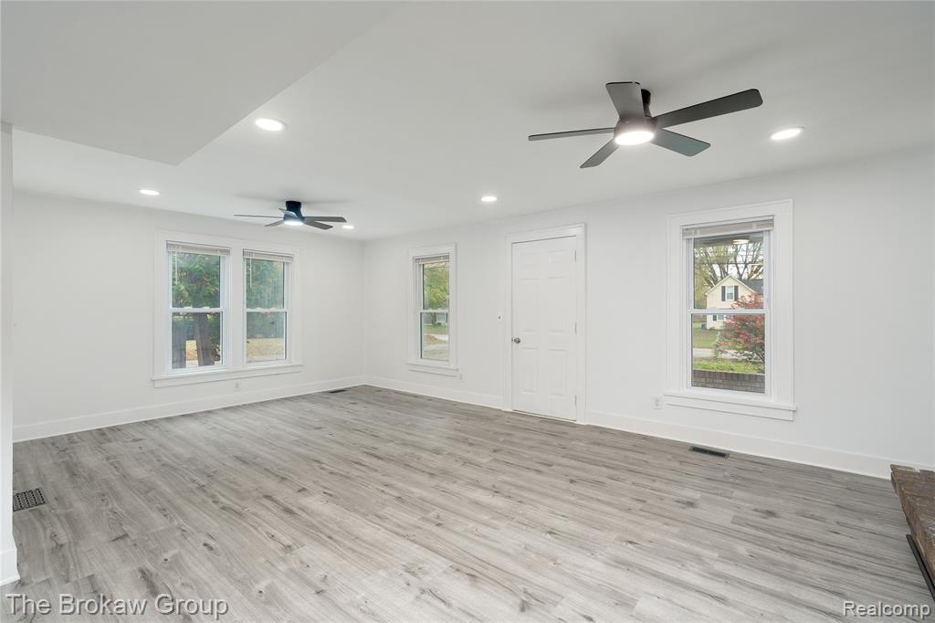 736 N Main Street, Almont, MI 48003 — Photo 17