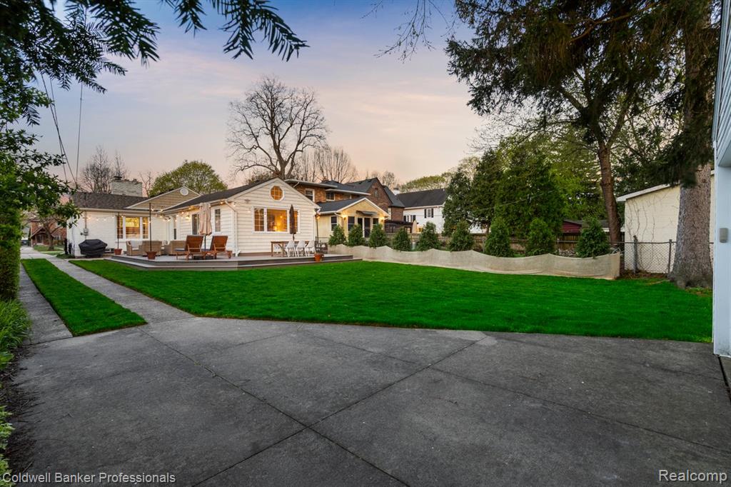 631 Washington Road, Grosse Pointe, MI 48230 — Photo 29