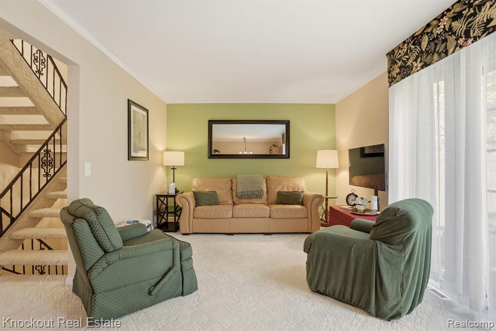 239 Churchgrove Road, Frankenmuth, MI 48734 — Photo 8