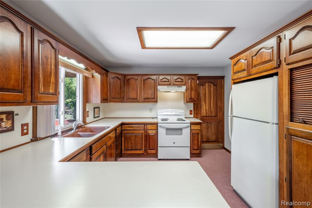 9336 E Bristol Road, Davison, MI 48423 — Photo 7