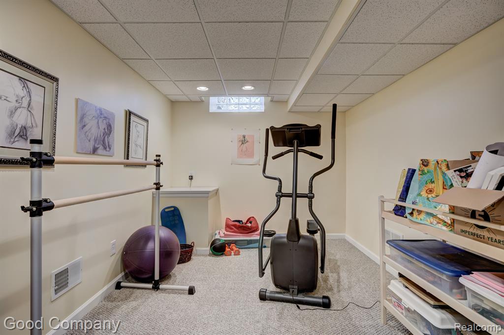 755 OAK POINT Lane, Madison Heights, MI 48071 — Photo 58