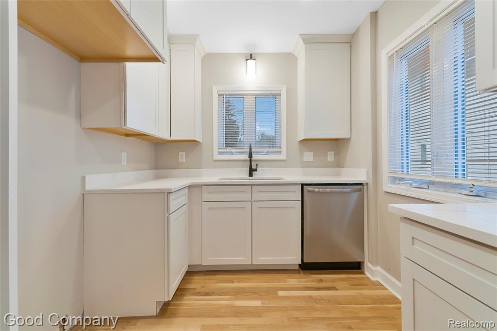 824 Florence Avenue, Royal Oak, MI 48067 — Photo 18