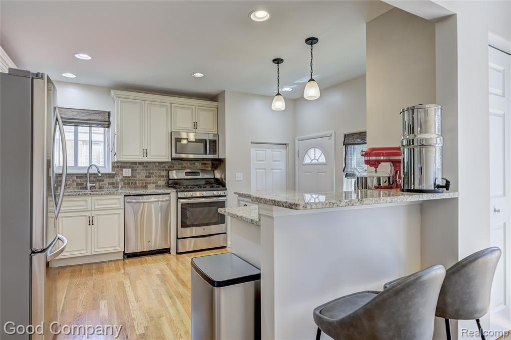 4248 Rosewold Avenue, Royal Oak, MI 48073 — Photo 8